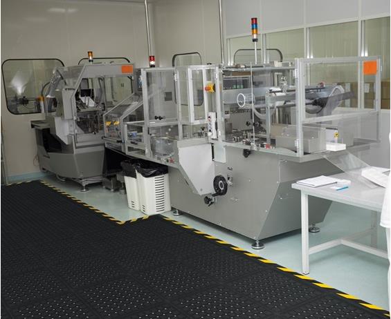 HOG HEAVEN III&#174; DRAINABLE MODULAR TILES &amp; LINKABLE MATS