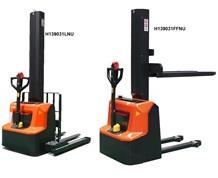 LLS LIGHT-DUTY MONO MAST SELF-PROPELLED STACKER